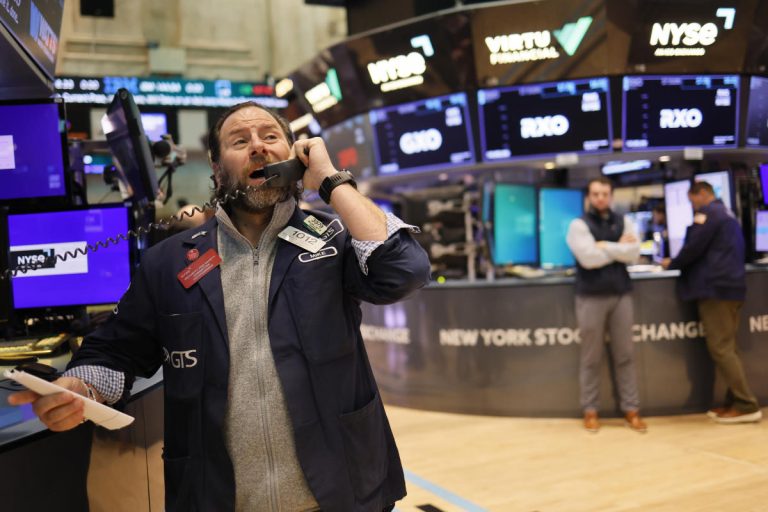 Stocks edge up as earnings season kicks off