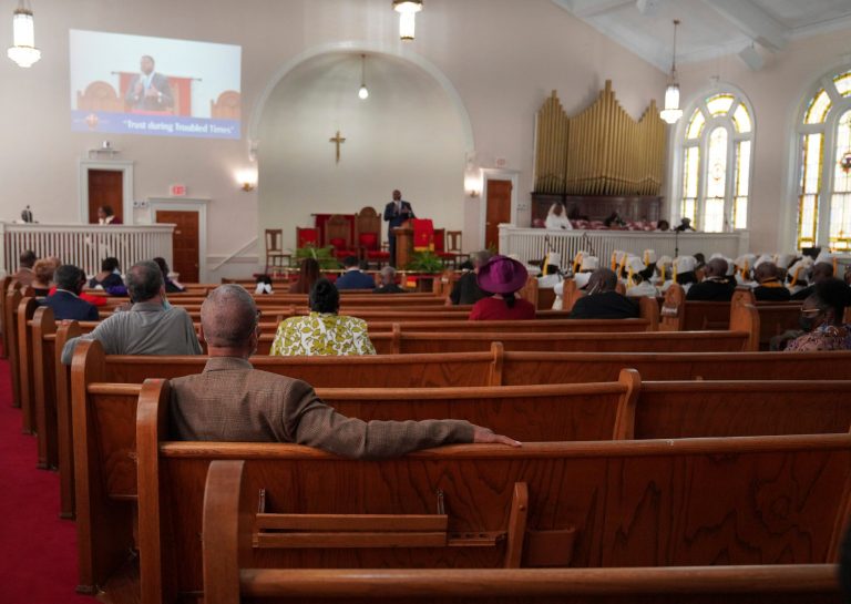 US pastors struggle with post-pandemic burnout. Survey shows half considered quitting since 2020