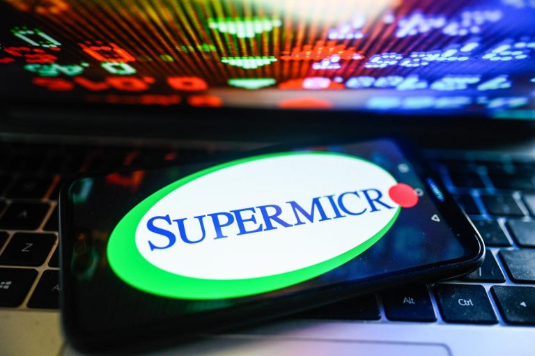 Super Micro stock is having a super 2024