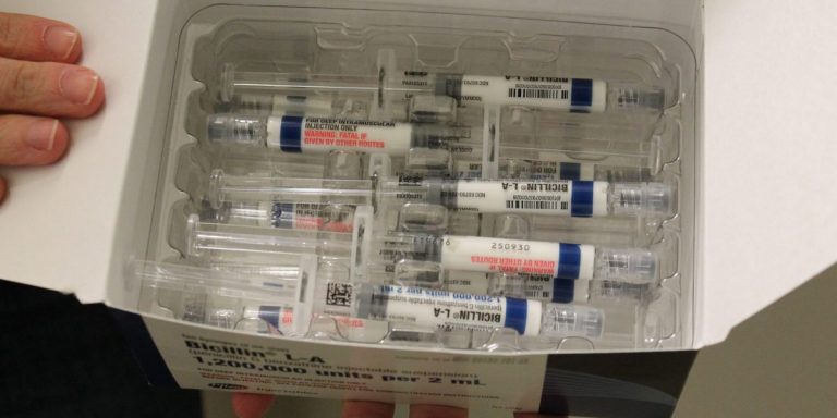 Surge in syphilis cases leads some providers to ration penicillin