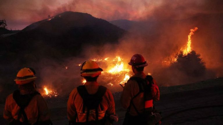 Wildfires linked with increases in mental health problems in nearby residents, study finds